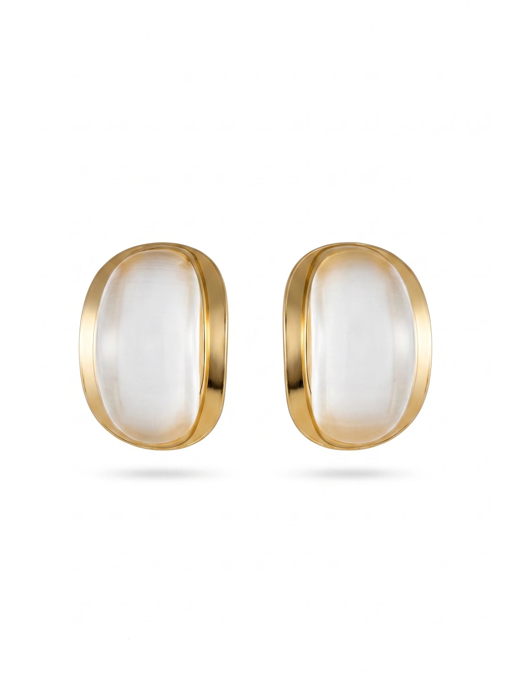 Brinco Oval Madrepérola Dourado 18k