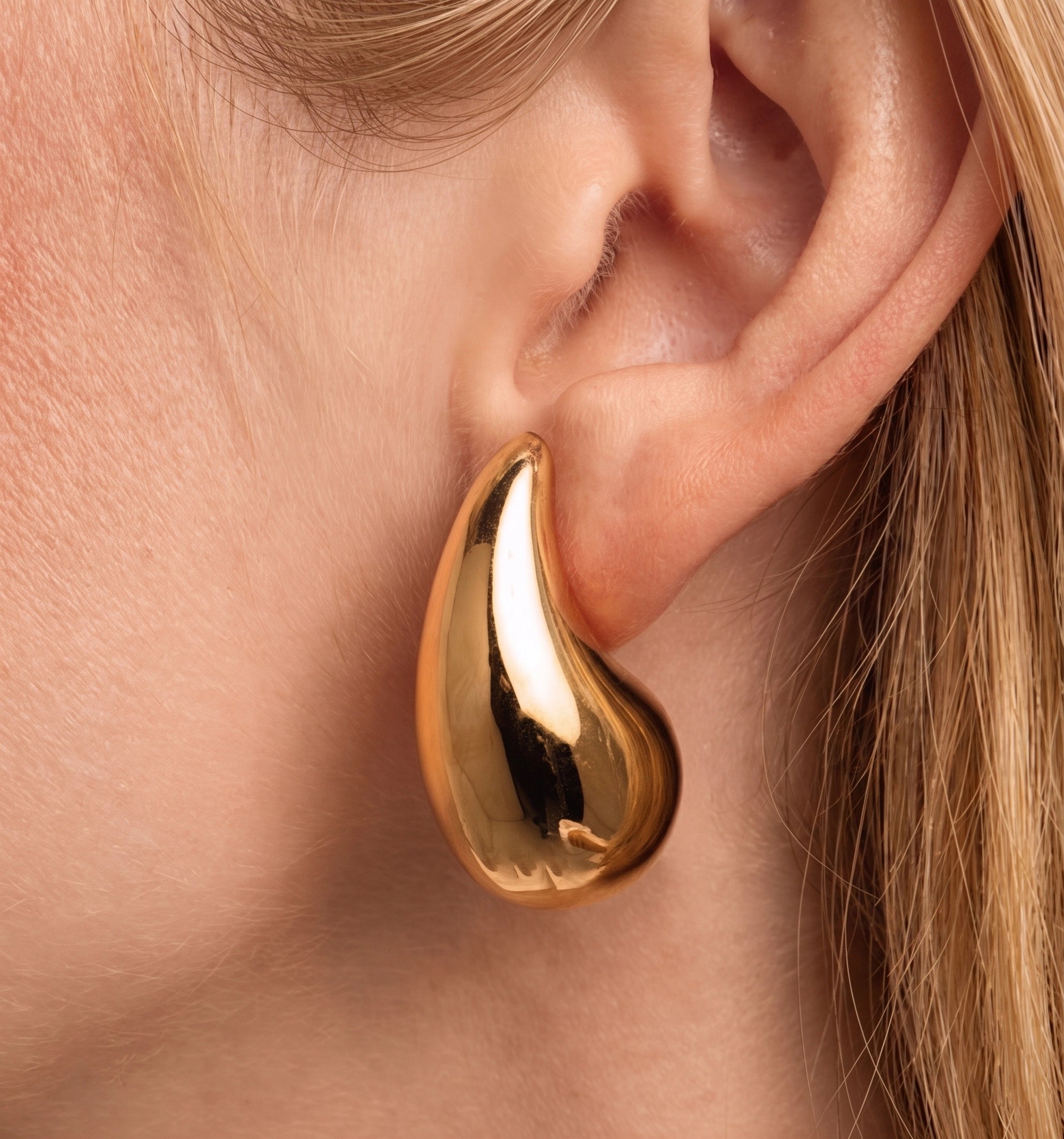 Brinco Gota Volumosa Dourado 18k